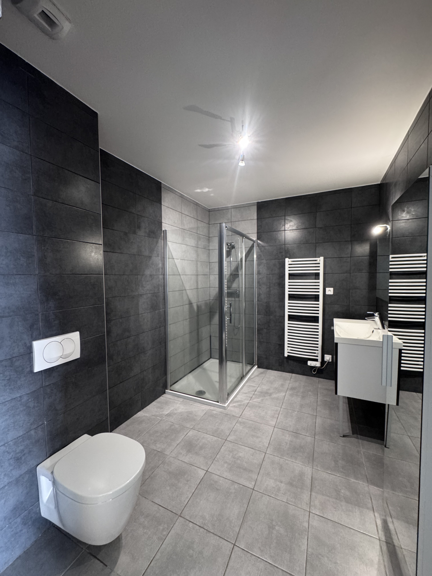 Exclusivité   Superbe T2 de 50 m2 avec Terrasse de 115 m2