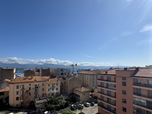 Appartement F3   Vue dégagée   Avenue Kennedy   Ajaccio