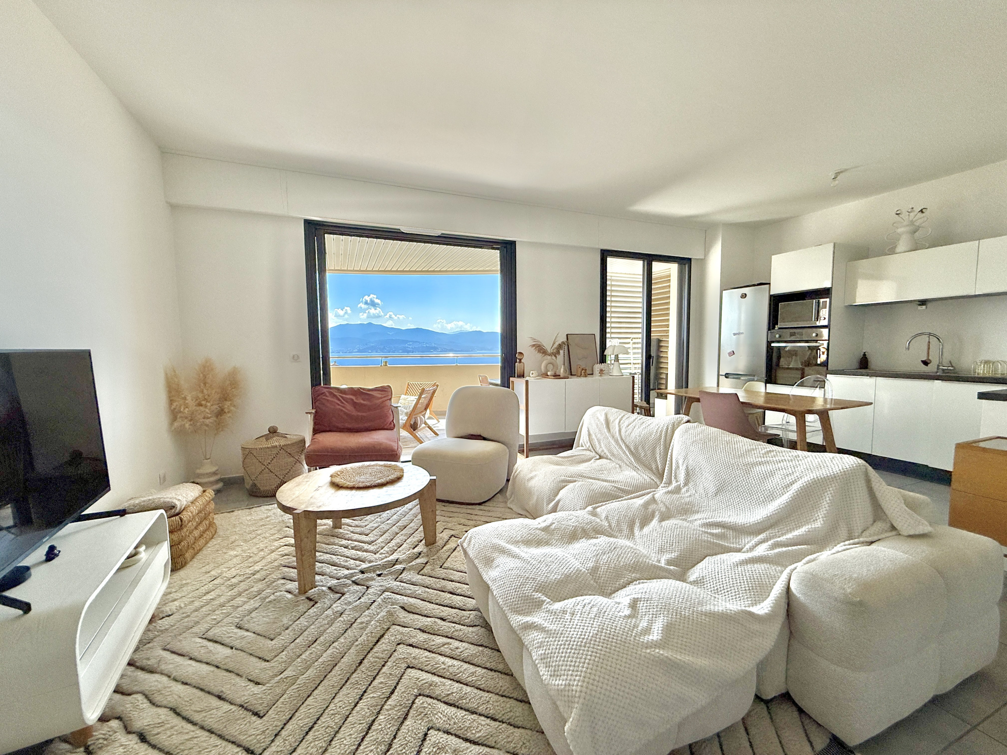 photo_65be1530e27fec7b244d848e9d772d71-88463-0.jpg Exclusivité vente appartement T3 route des sanguinaires Parc