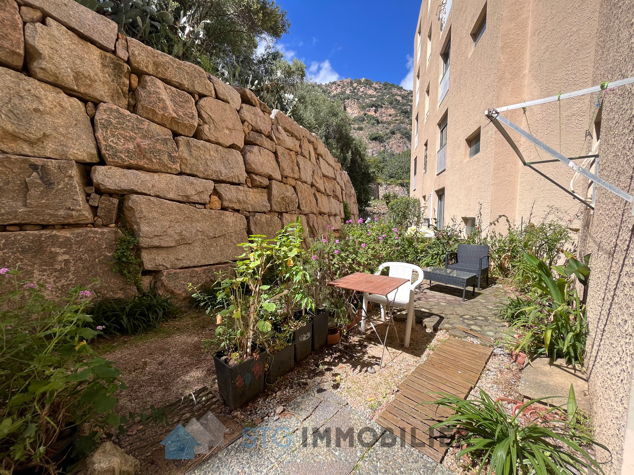photo_a6bb63b11078a1c0a4c567afa0a85f69-88409-0.png Exclusivité vente studio Route des Sanguinaires