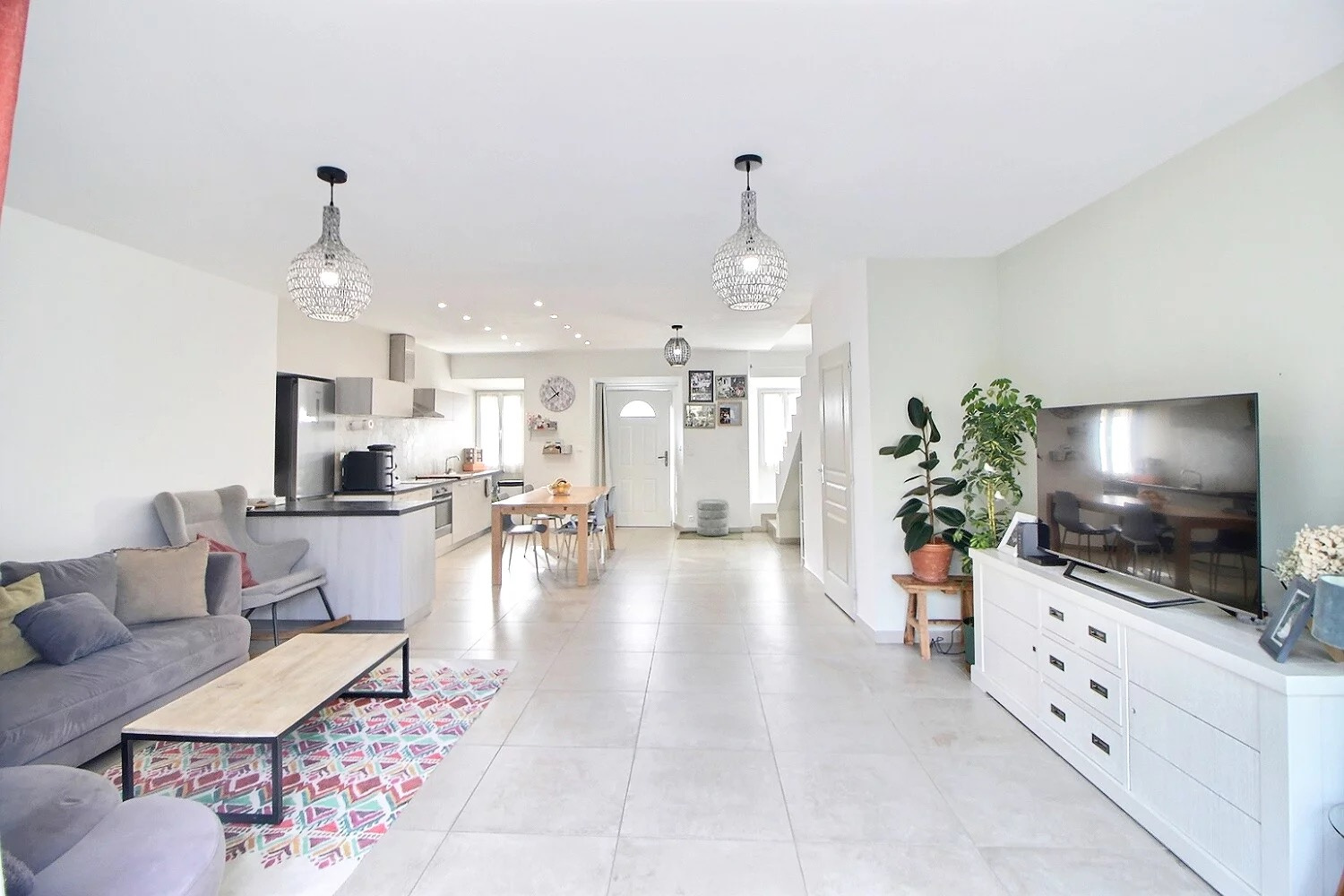 Maison T4 entièrement rénovée avec terrasse et jardin à Caur