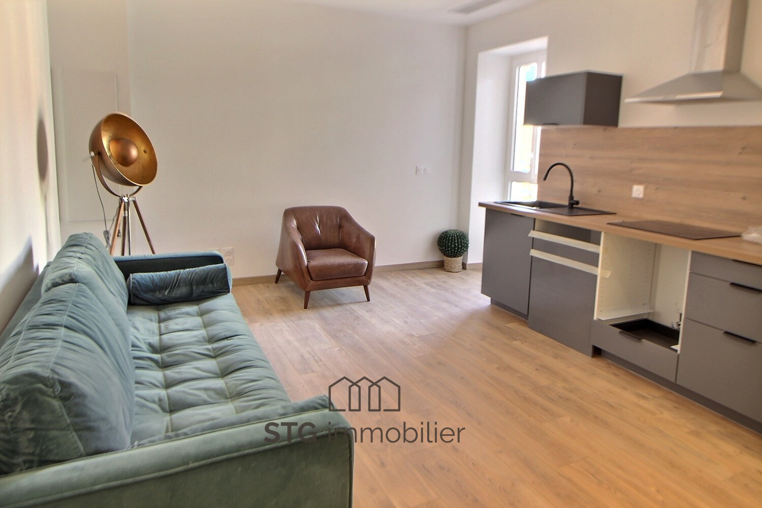 EXCLUSIVITÉ – Vente T2 rénové en centre ville d’Ajaccio