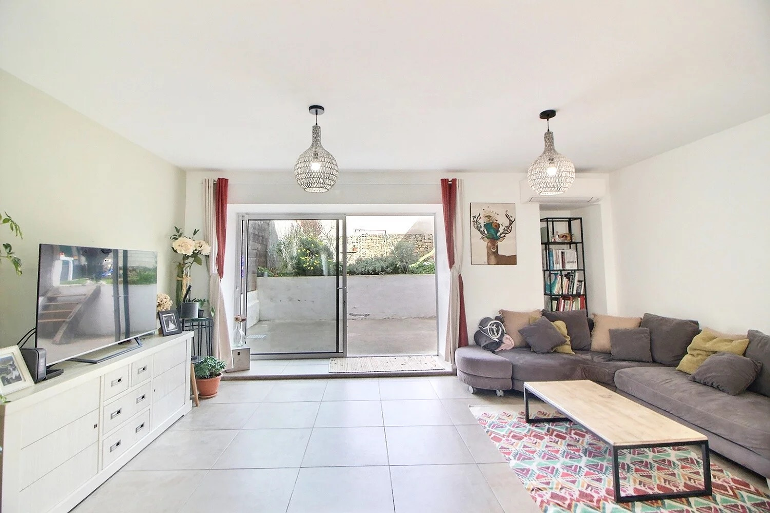 Maison T4 entièrement rénovée avec terrasse et jardin à Caur