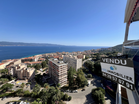 Exclusivité vente appartement F3/4 dernier étage Ajaccio Bal