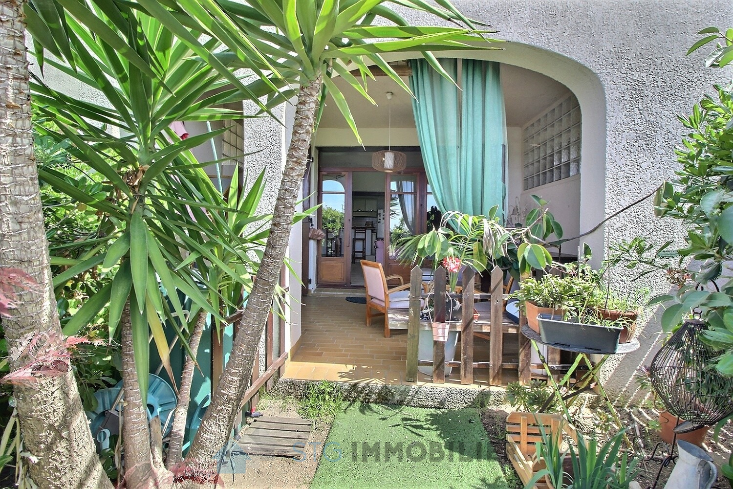 photo_efa432f477d52f1fdbad68630157f6a0-88406-0.png Exclusivité vente studio PIETROSELLA