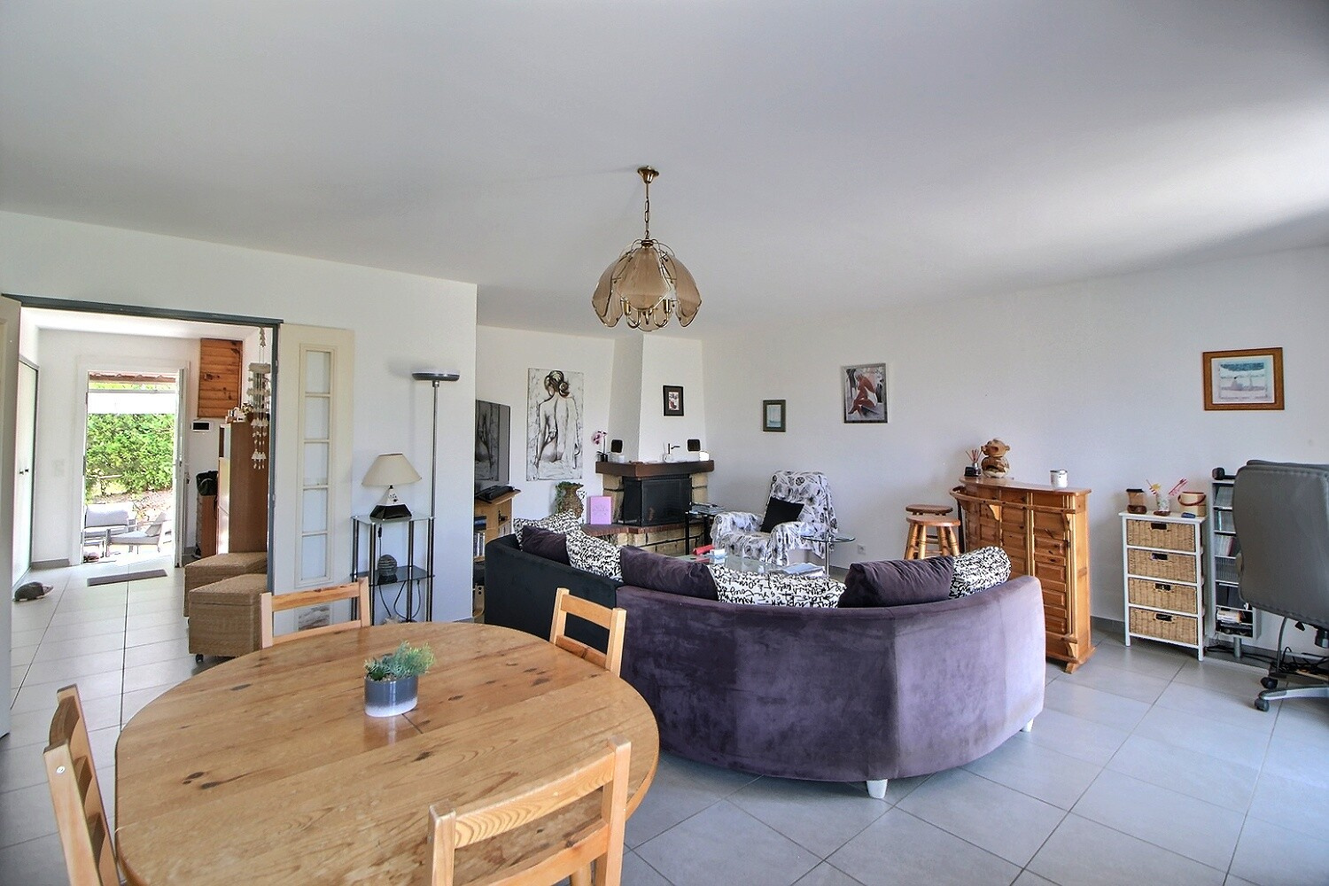 Maison avec piscine et jardin