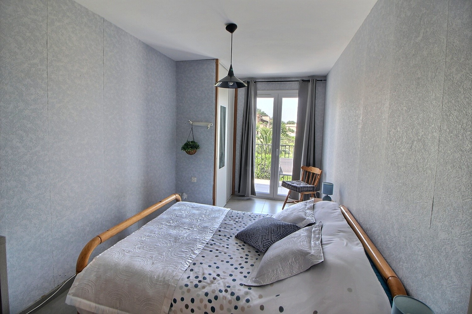 Maison avec piscine et jardin