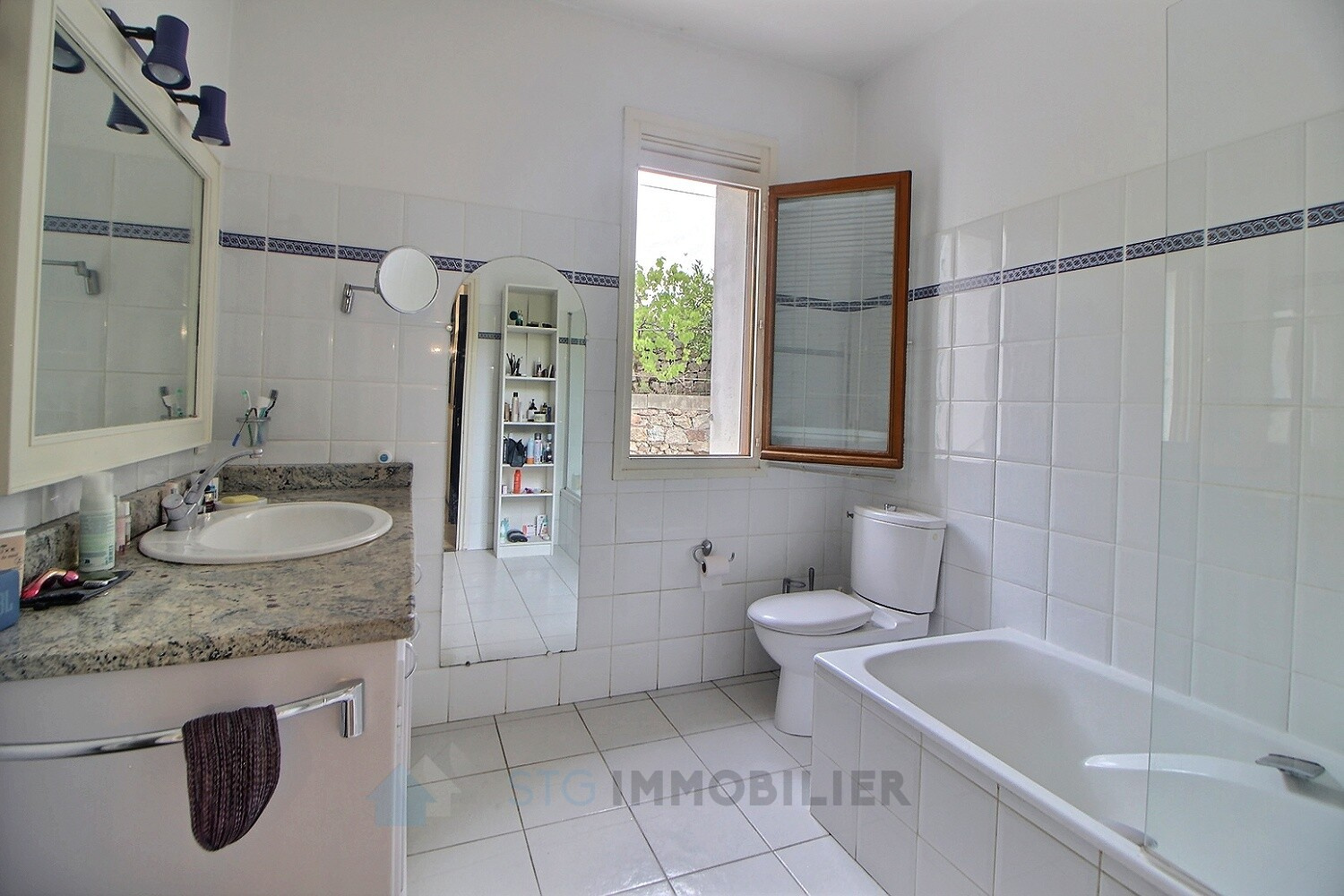 Appartement F4 a vendre avec exterieur proche loretto