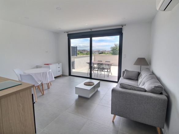 location T2 villa Julie avec grande terrasse