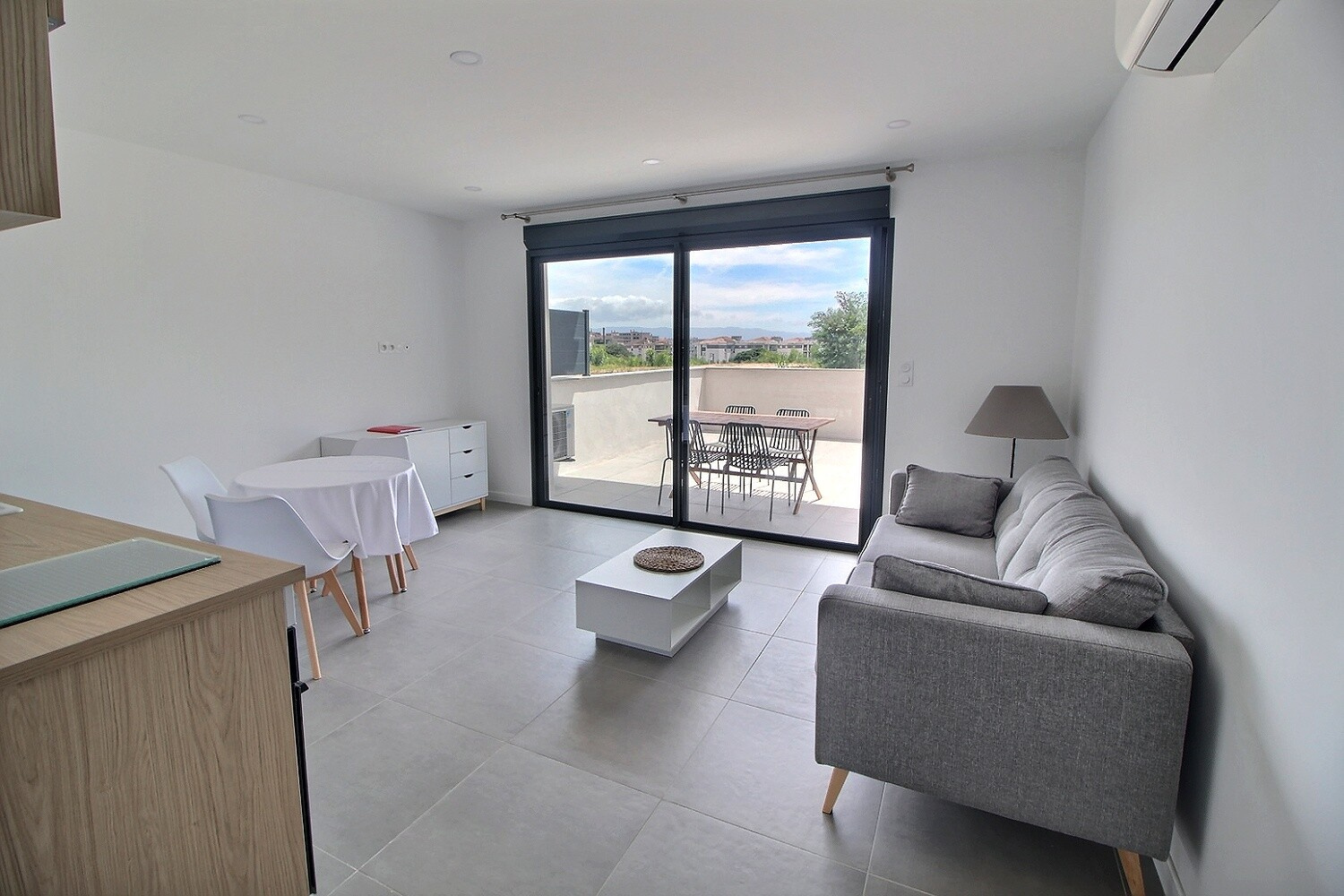 location T2 villa Julie avec grande terrasse